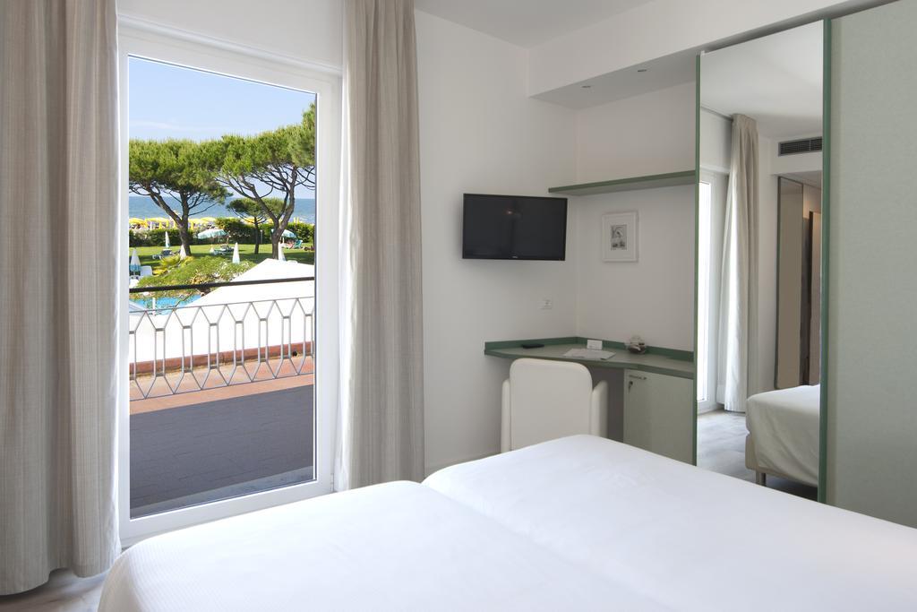 Double or Twin Room Sea View